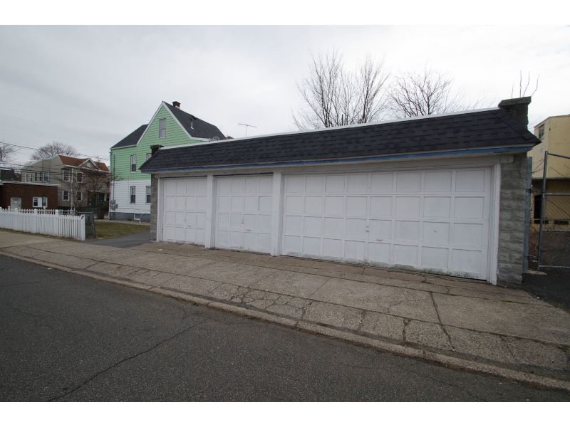 4-Car detached Garage